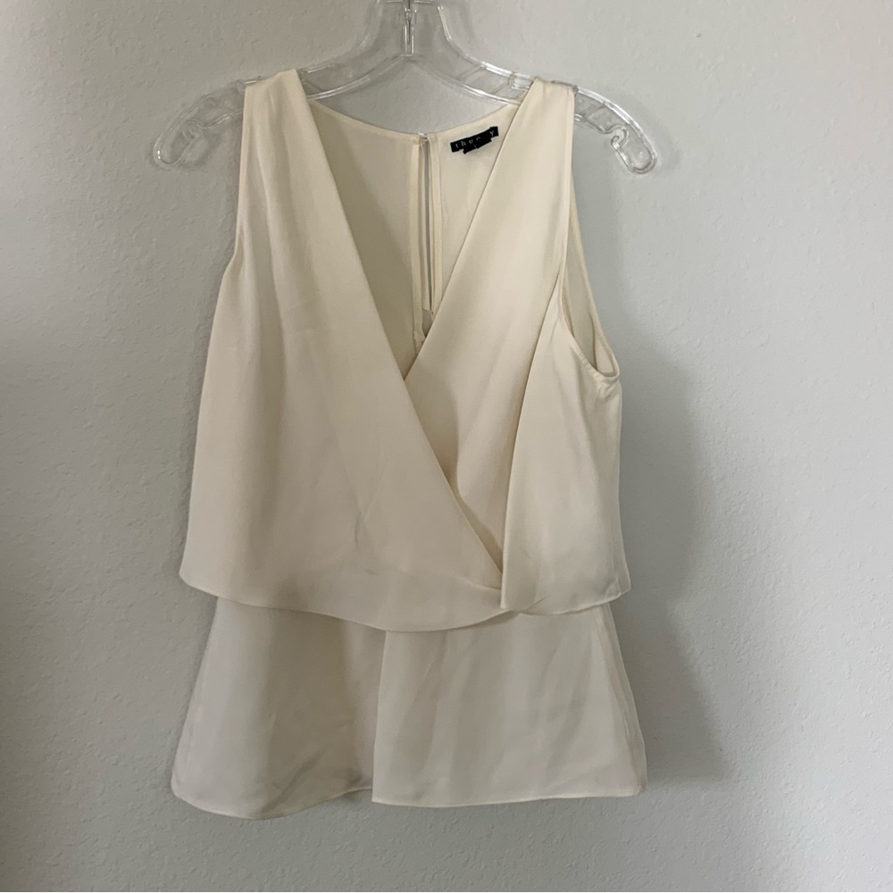 Theory Short Sleeve Surplice Neckline size Medium Tiered